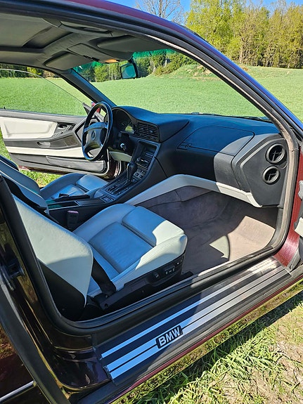 BMW 850i 15 of 17