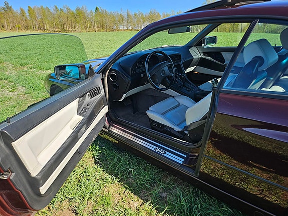 BMW 850i 4 of 5