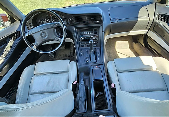 BMW 850i 12 of 17