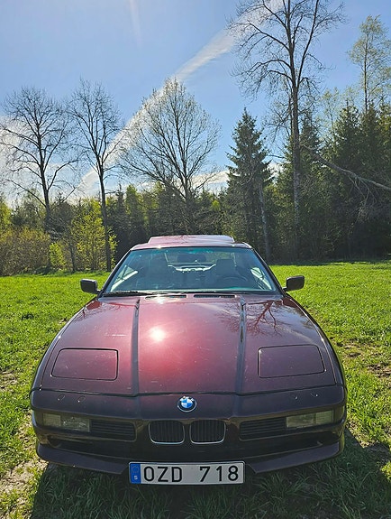 BMW 850i 14 of 17