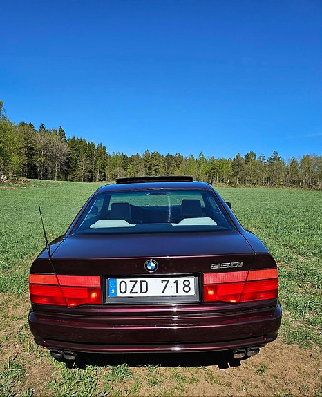 BMW 850i 3 of 5