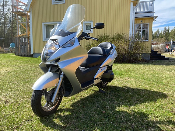 Honda FJS600F 2 of 6