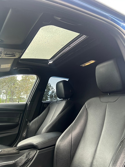 BMW 328i 9 of 11