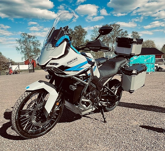 Zontes 703 Adventure Inkl väskor, motorskydd och motorskyddsbågar 2 of 16