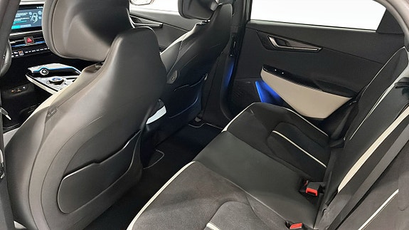 Kia EV6 9 of 17