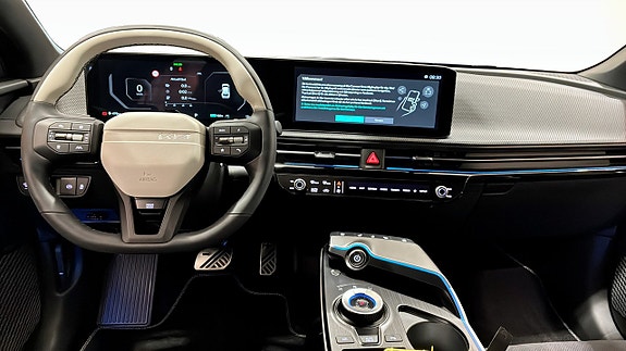 Kia EV6 7 of 17