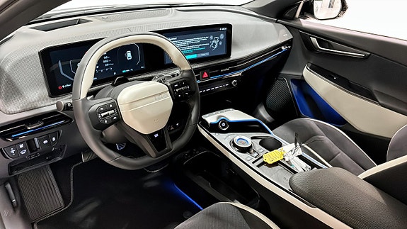 Kia EV6 8 of 17