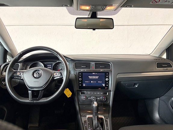 Volkswagen Golf VII 9 of 15