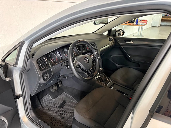 Volkswagen Golf VII 8 of 15