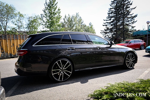 Mercedes-Benz E400 4 of 25