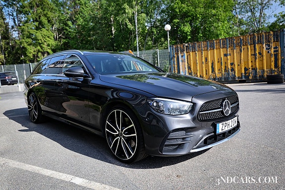 Mercedes-Benz E400 3 of 25