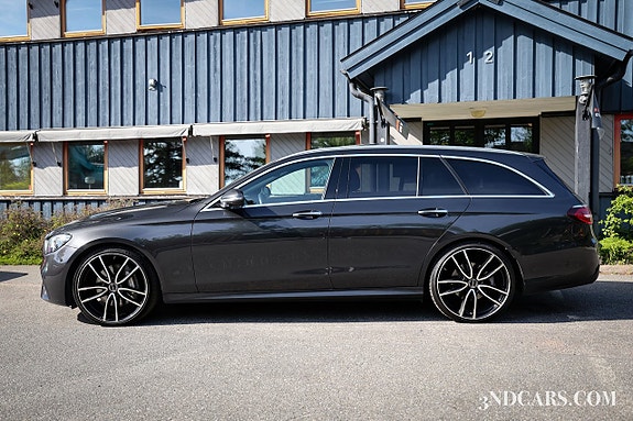 Mercedes-Benz E400 7 of 25