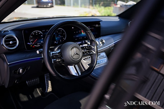 Mercedes-Benz E400 14 of 25