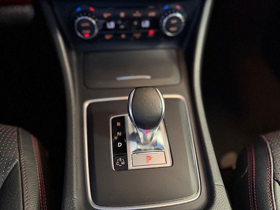 Mercedes-Benz CLA45 18 of 22