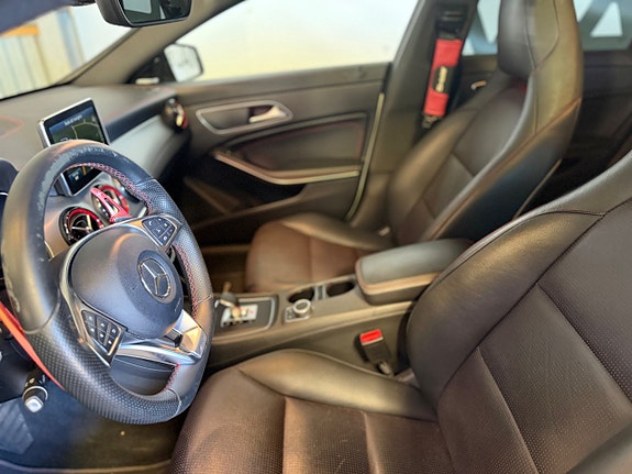 Mercedes-Benz CLA45 20 of 22