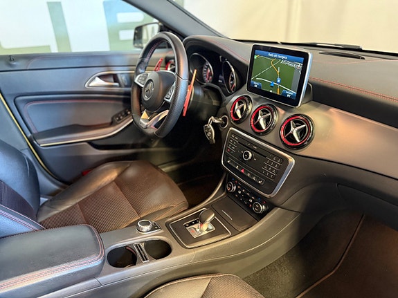 Mercedes-Benz CLA45 15 of 22