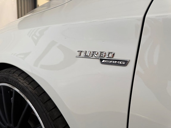 Mercedes-Benz CLA45 11 of 22