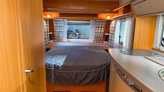 Fendt Saphir 540 TF Markis med väggar Besiktigad välvårdad Queenbed 15 of 21