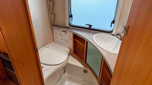 Fendt Saphir 540 TF Markis med väggar Besiktigad välvårdad Queenbed 20 of 21