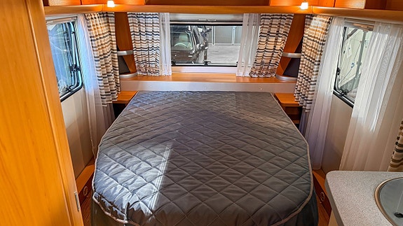 Fendt Saphir 540 TF Markis med väggar Besiktigad välvårdad Queenbed 16 of 21