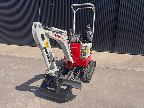 Takeuchi TB 210 R / SE tilt / S30 2 of 5