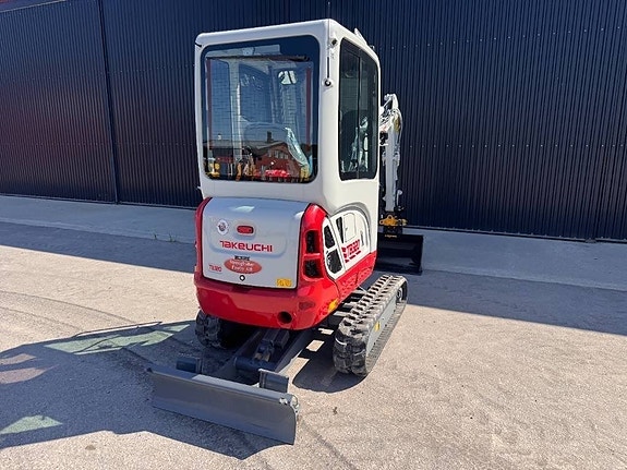 Takeuchi TB 320 / EC02 / S30 2 of 5