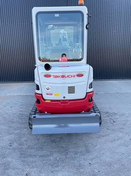 Takeuchi TB 225 / EC204 / MIG 2 / S40 5 of 5