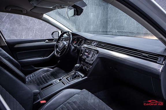 Volkswagen Passat 16 of 28