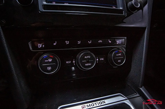Volkswagen Passat 27 of 28