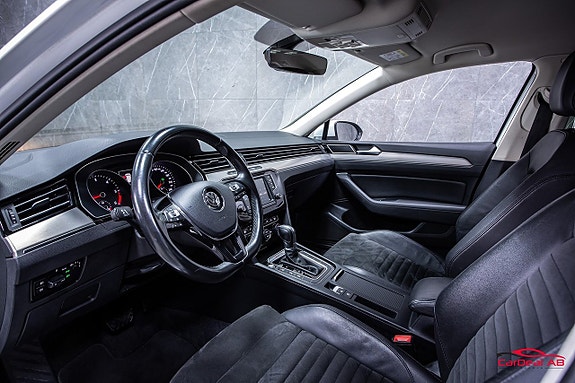 Volkswagen Passat 11 of 28