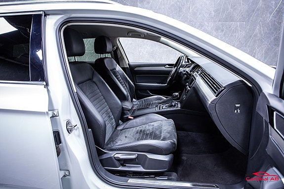 Volkswagen Passat 17 of 28