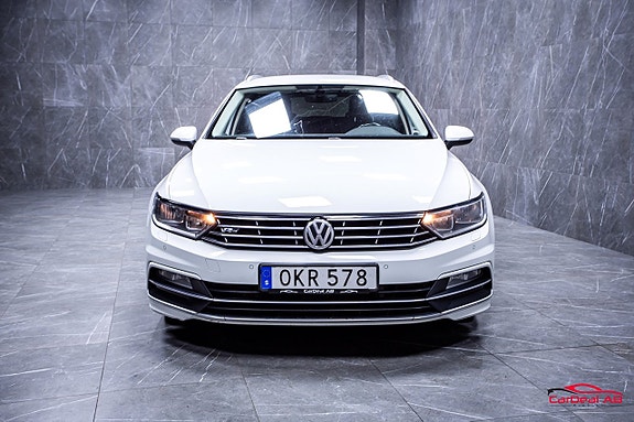 Volkswagen Passat 2 of 5