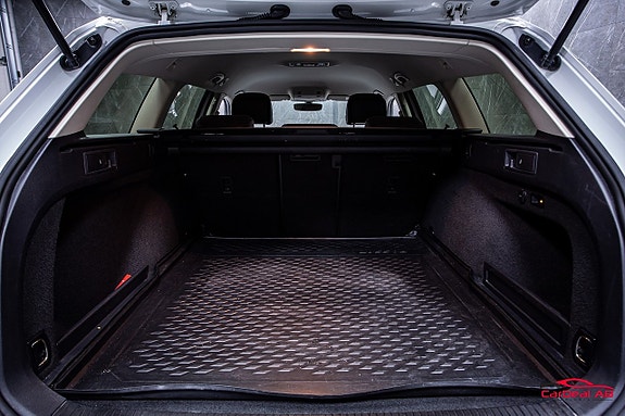 Volkswagen Passat 19 of 28