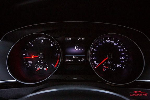Volkswagen Passat 21 of 28