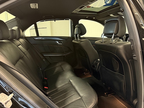 Mercedes-Benz E400 9 of 15