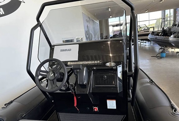 HIGHFIELD Patrol 660 – Mercury 200 V6 – Nya styrkonsolen 6 of 6