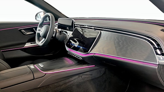 Mercedes-Benz E300 10 of 11