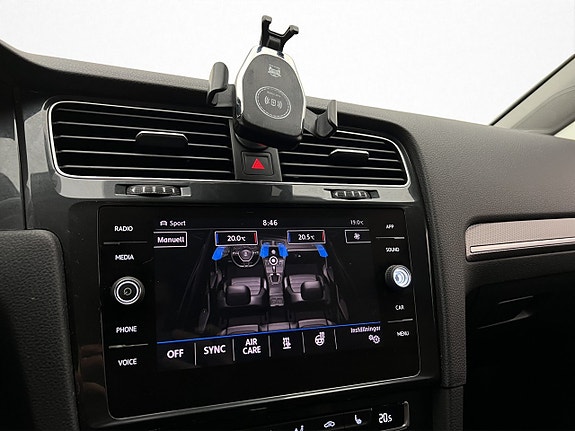 Volkswagen Golf Alltrack 21 of 30