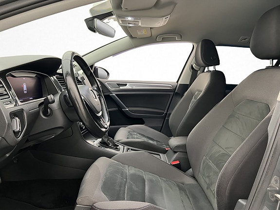 Volkswagen Golf Alltrack 11 of 30