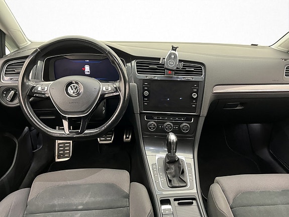 Volkswagen Golf Alltrack 23 of 30