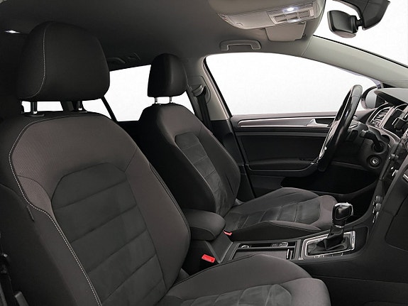 Volkswagen Golf Alltrack 24 of 30