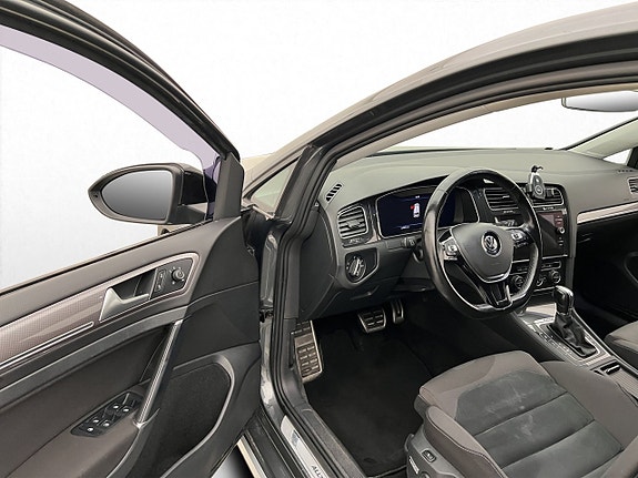 Volkswagen Golf Alltrack 10 of 30