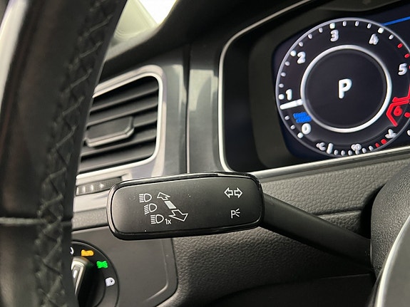 Volkswagen Golf Alltrack 13 of 30