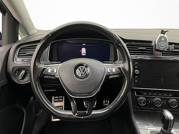 Volkswagen Golf Alltrack 12 of 30