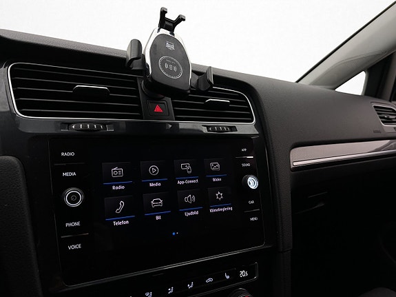 Volkswagen Golf Alltrack 19 of 30