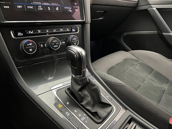 Volkswagen Golf Alltrack 22 of 30