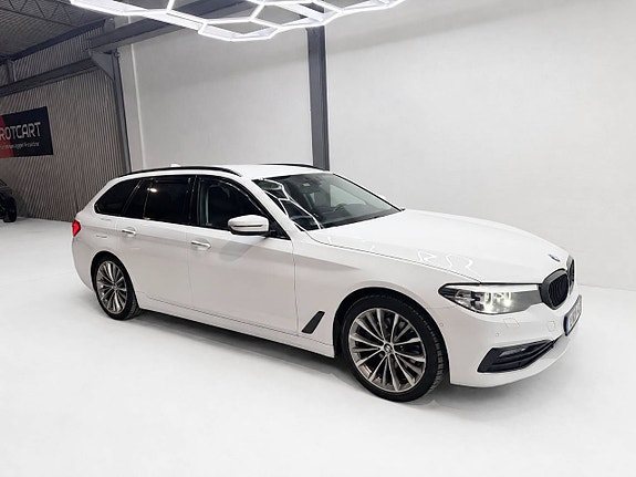 BMW 520d 4 of 5