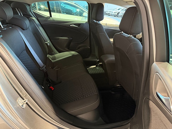 Opel Astra 11 of 18