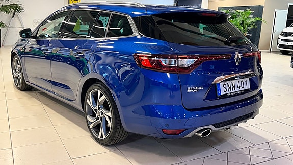 Renault Megane IV 4 of 5
