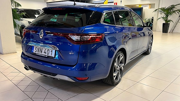 Renault Megane IV 3 of 5